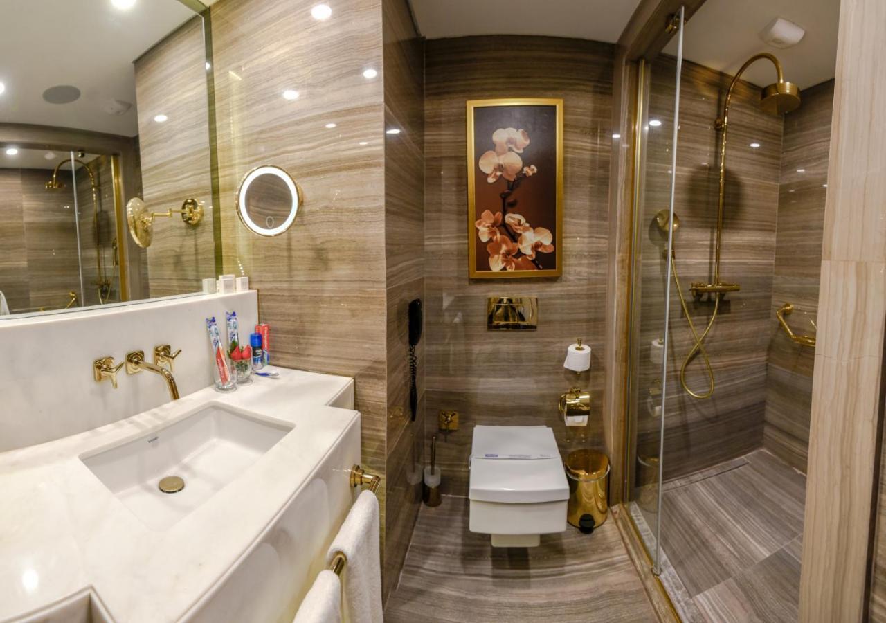 Deluxe Double or Twin Room with City View