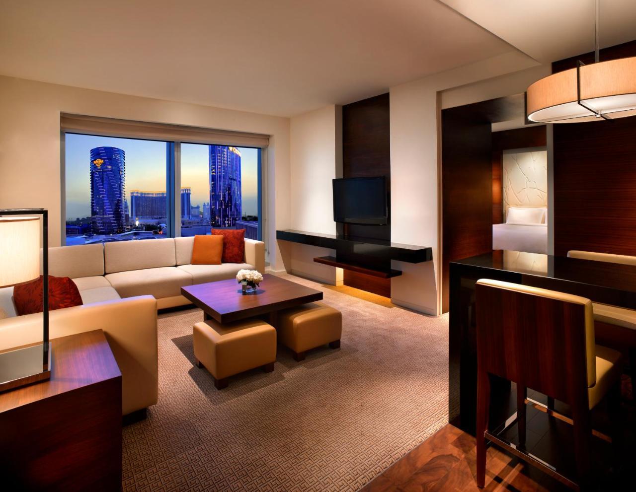 Grand King Suite