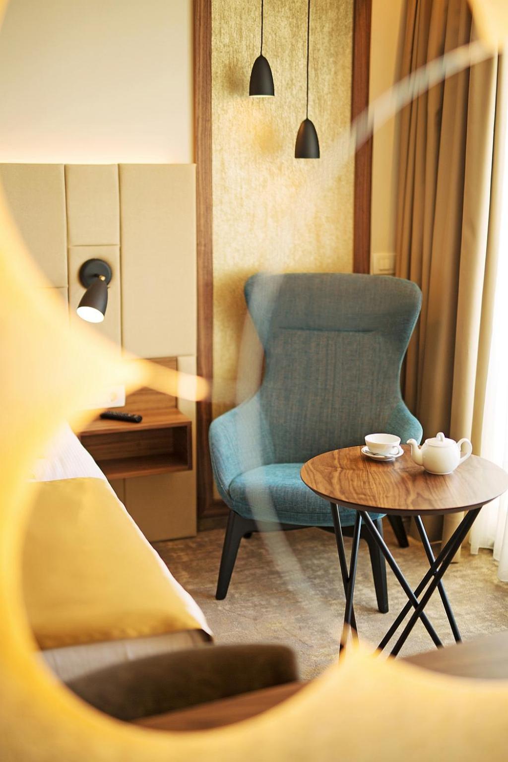 Deluxe Single Room with Balcony and Sea View