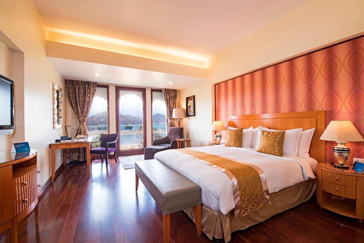 Business Class: Enjoy 15% off on F&B, 20% off on Spa, Happy Hours with 1+1 offer,Complimentary Welcome Drink, Signature Activities & Experiences, Live Music, Cultural activities with Tea/Coffee,781008162:JPEG