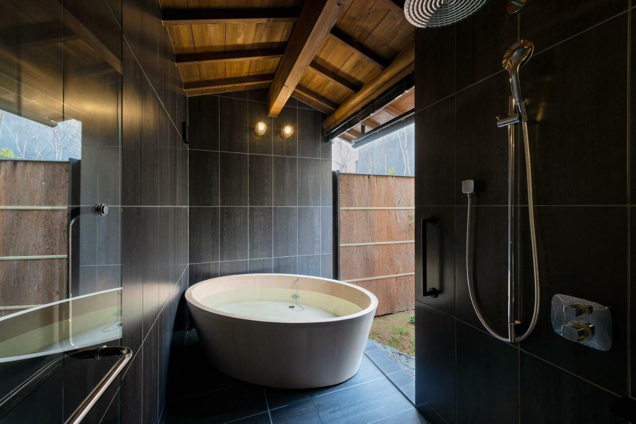 Luxury Room with Semi- Outdoor Bath,779702397:JPEG