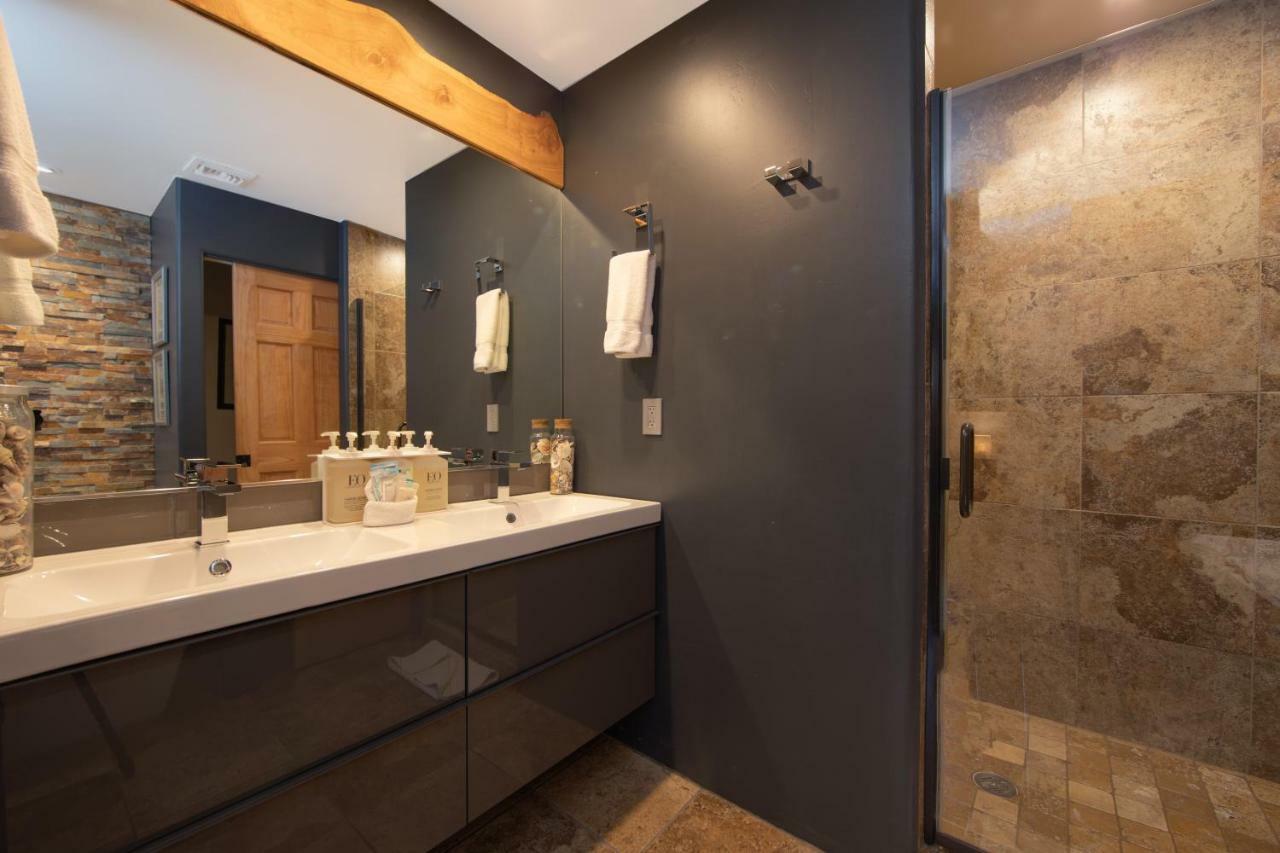 Superior One-Bedroom Suite