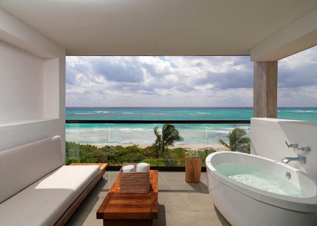 Alcoba Ocean Front King Bed