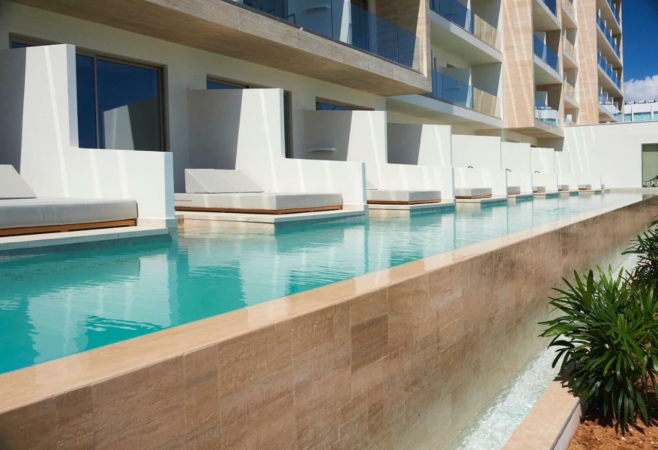 Swim-Up Deluxe Sea View Room (Shared Pool),1280142526:JPEG