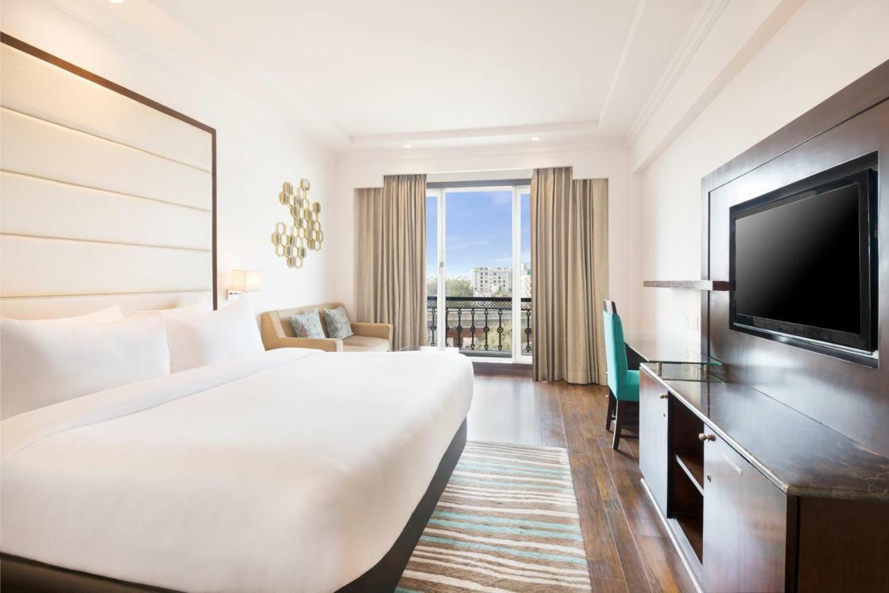 Double Room Enjoy INR 500 credit on buffet at Mosaic Restaurant Happy Hours 11 on Alcoholic Beverages 12 PM-6 PM Soft Beverages Except Dragon House 2 pints of House Beer per room once during Laundry Spa
