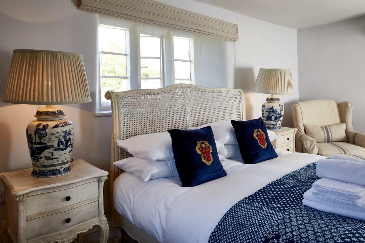 Deluxe Double Room open Bathroom