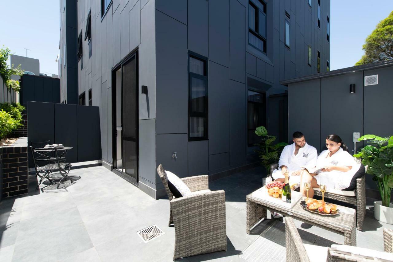 King Suite with Outdoor Patio,799955205:JPEG