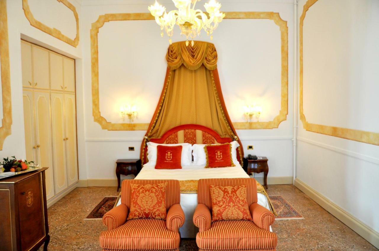 Suite Elizabeth Taylorwith Park View