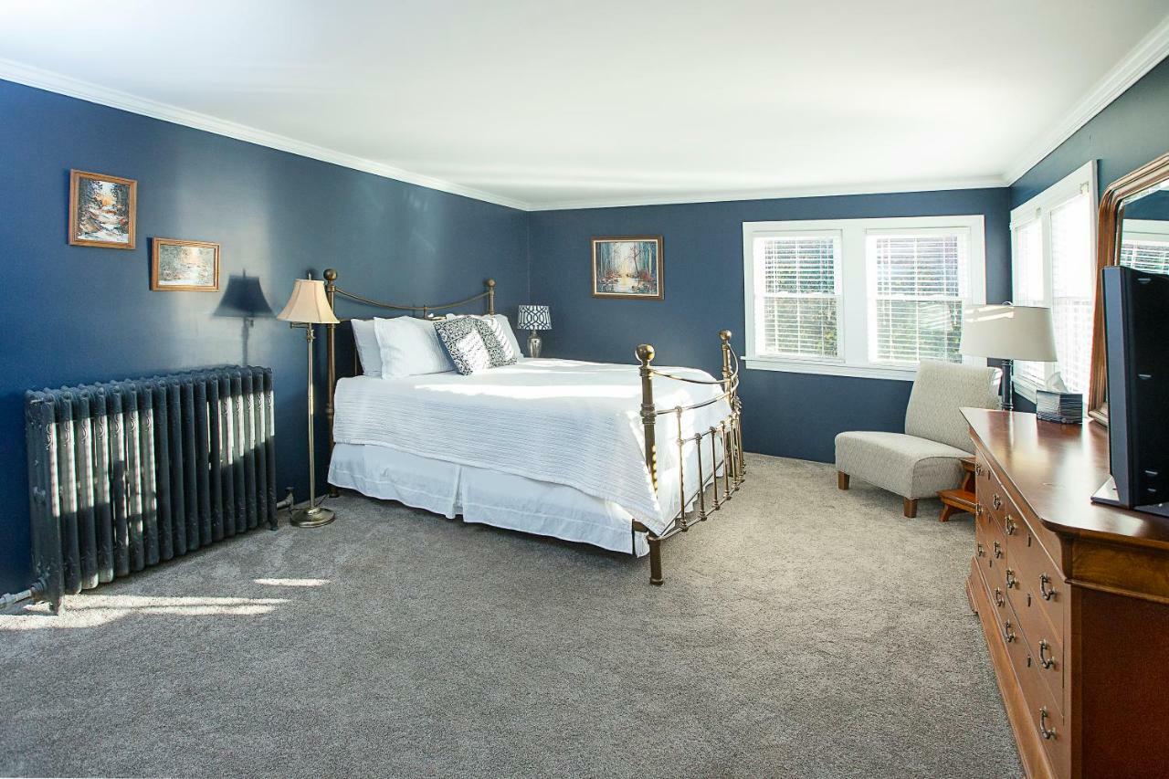 Deluxe King Suite