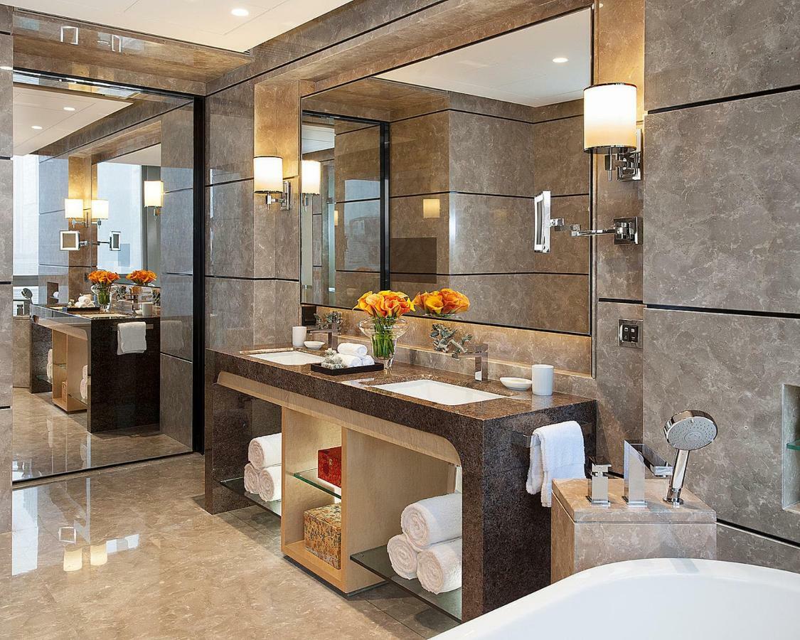 Four Seasons King Room