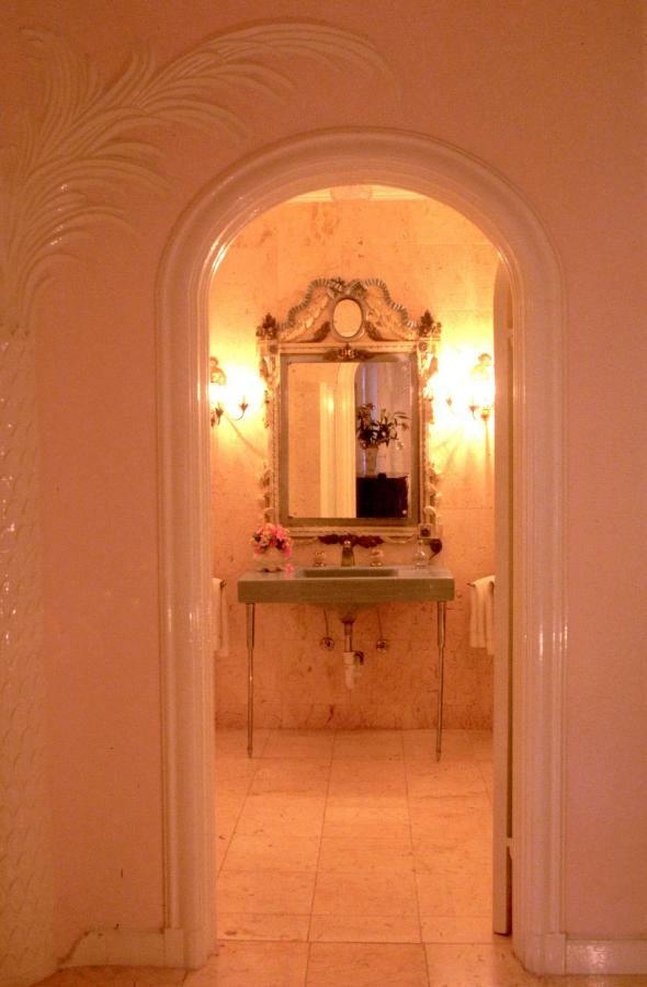 Deluxe King Room,938580883:JPEG