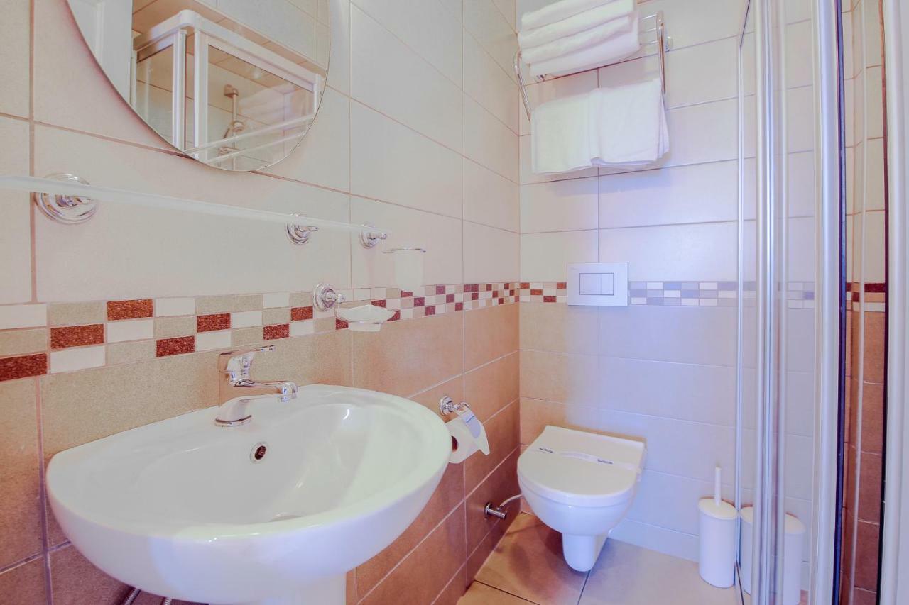 Standard Double Room with Garden View