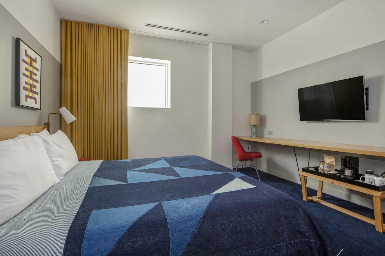 1 King Bed Premium 180 Degree Erhai View