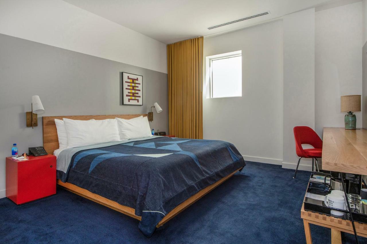 1 King Bed Premium 180 Degree Erhai View