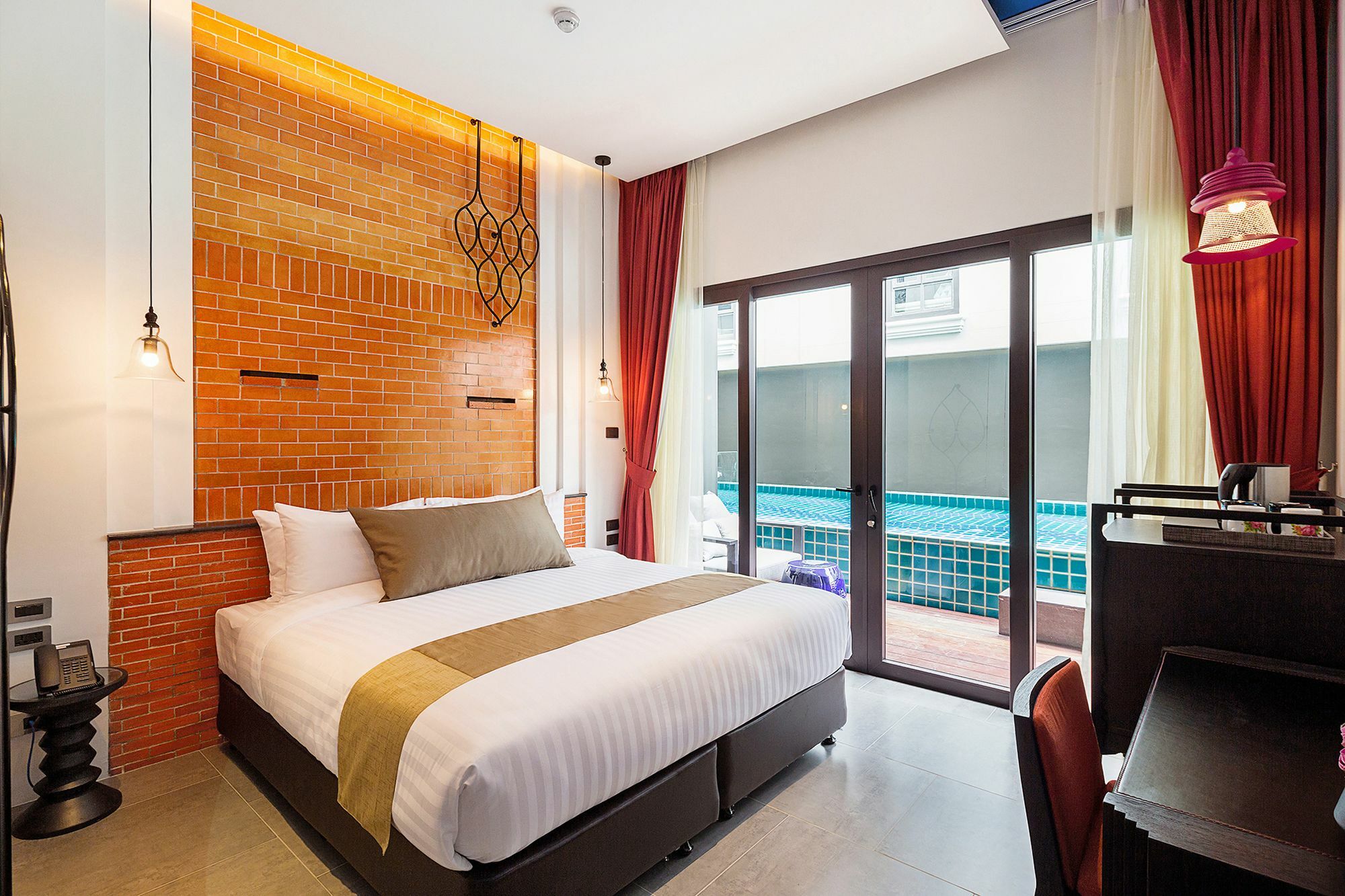 Deluxe Double Room Pool Access