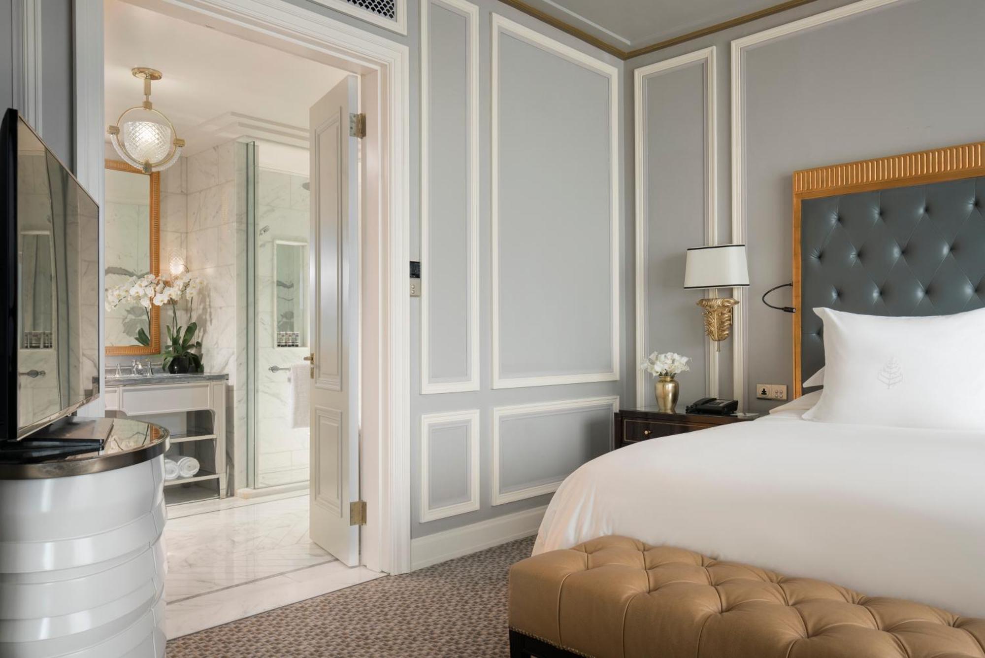 Deluxe King Suite