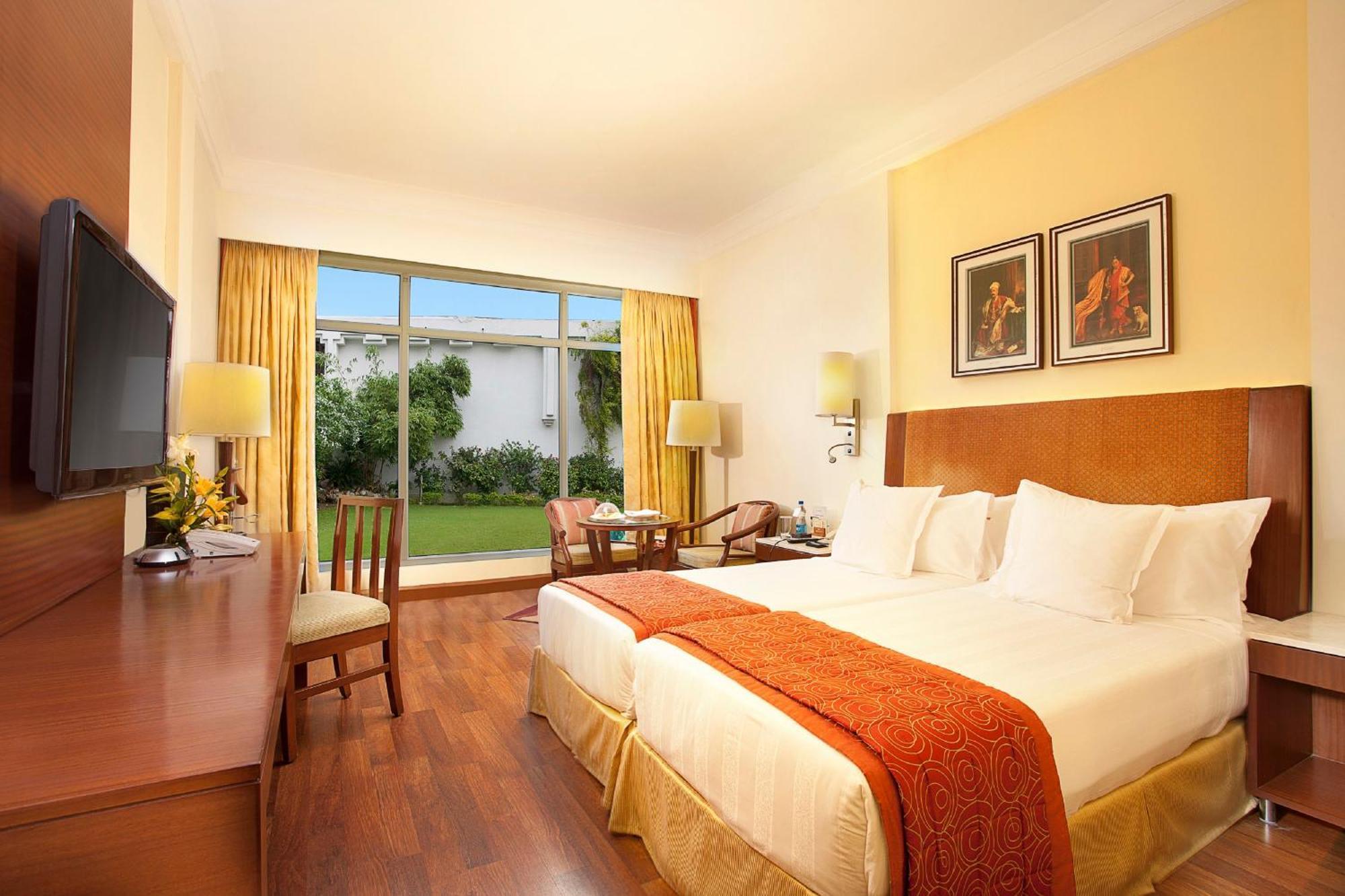 Double Room,826884137:JPEG