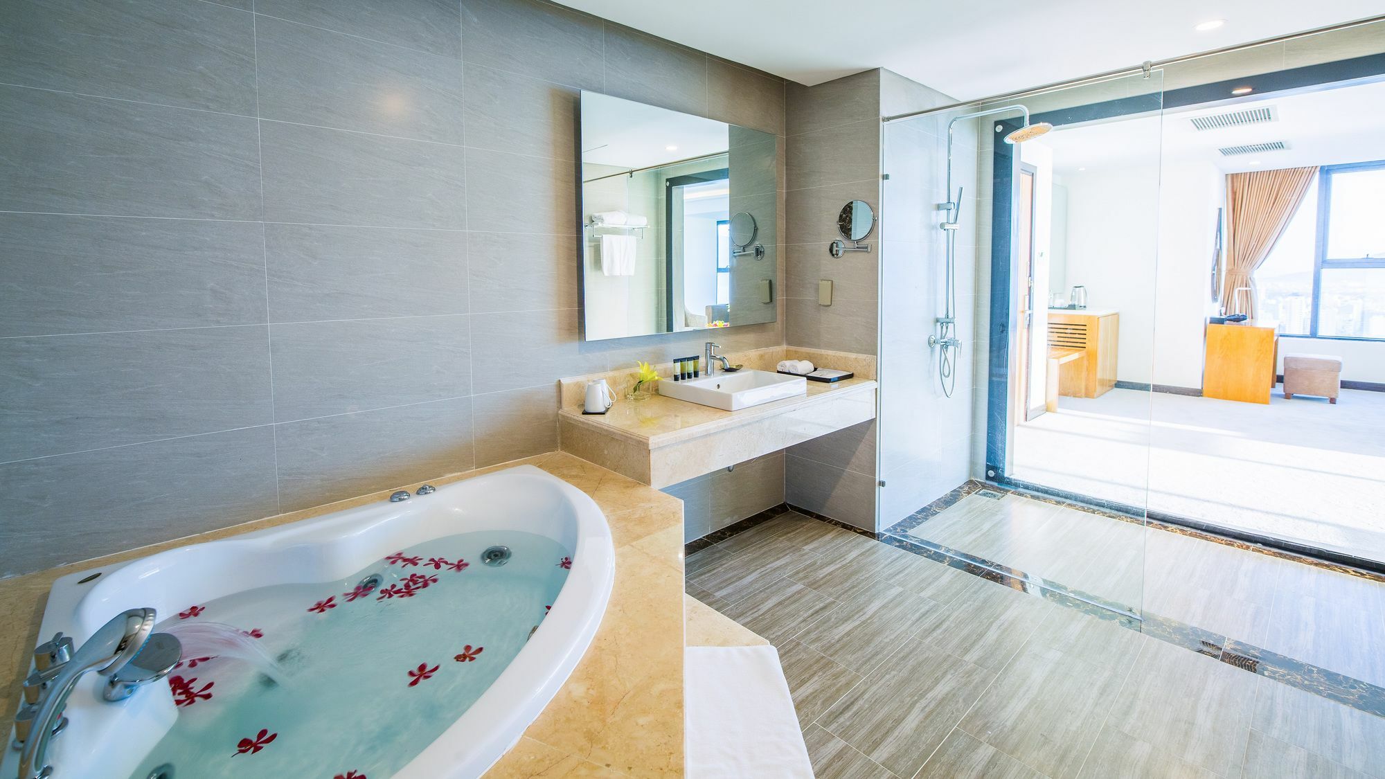 Grand Suite with Ocean View