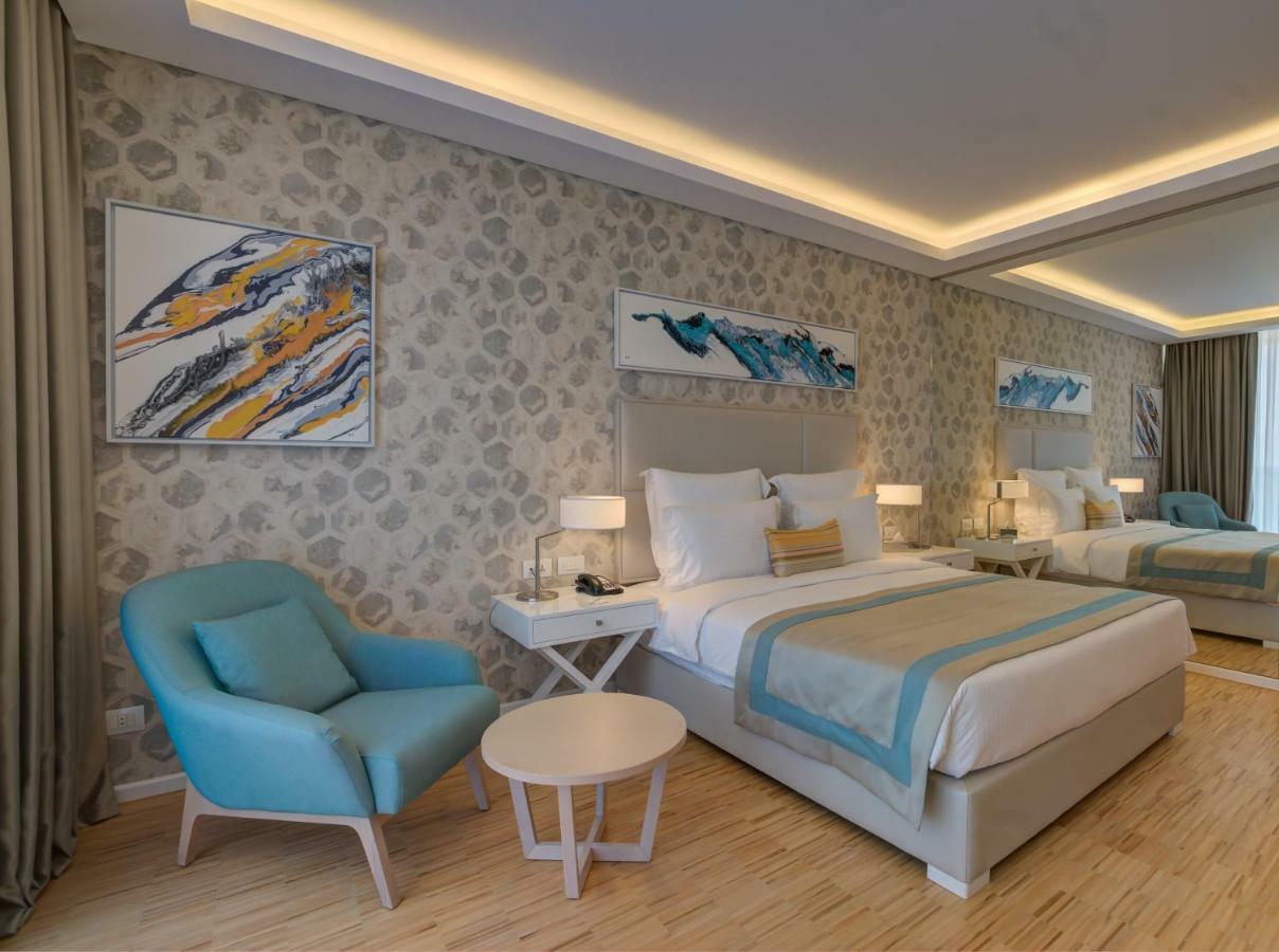 Deluxe Bay Room
