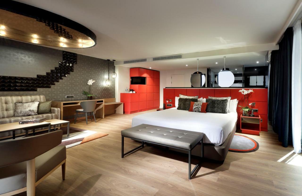 Studio Suite Silver