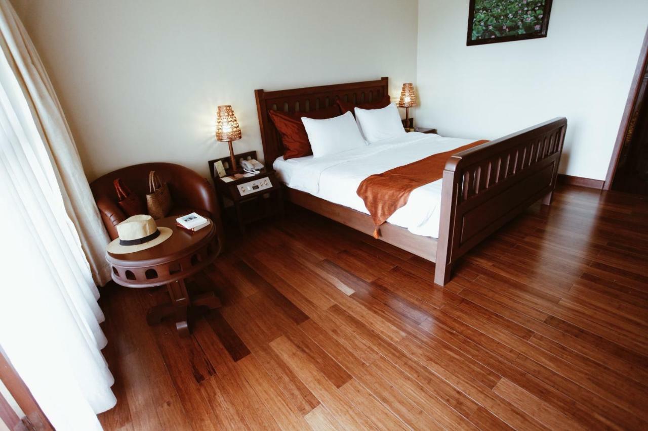 Deluxe Double Room - Free 1way Shuttle to City Center