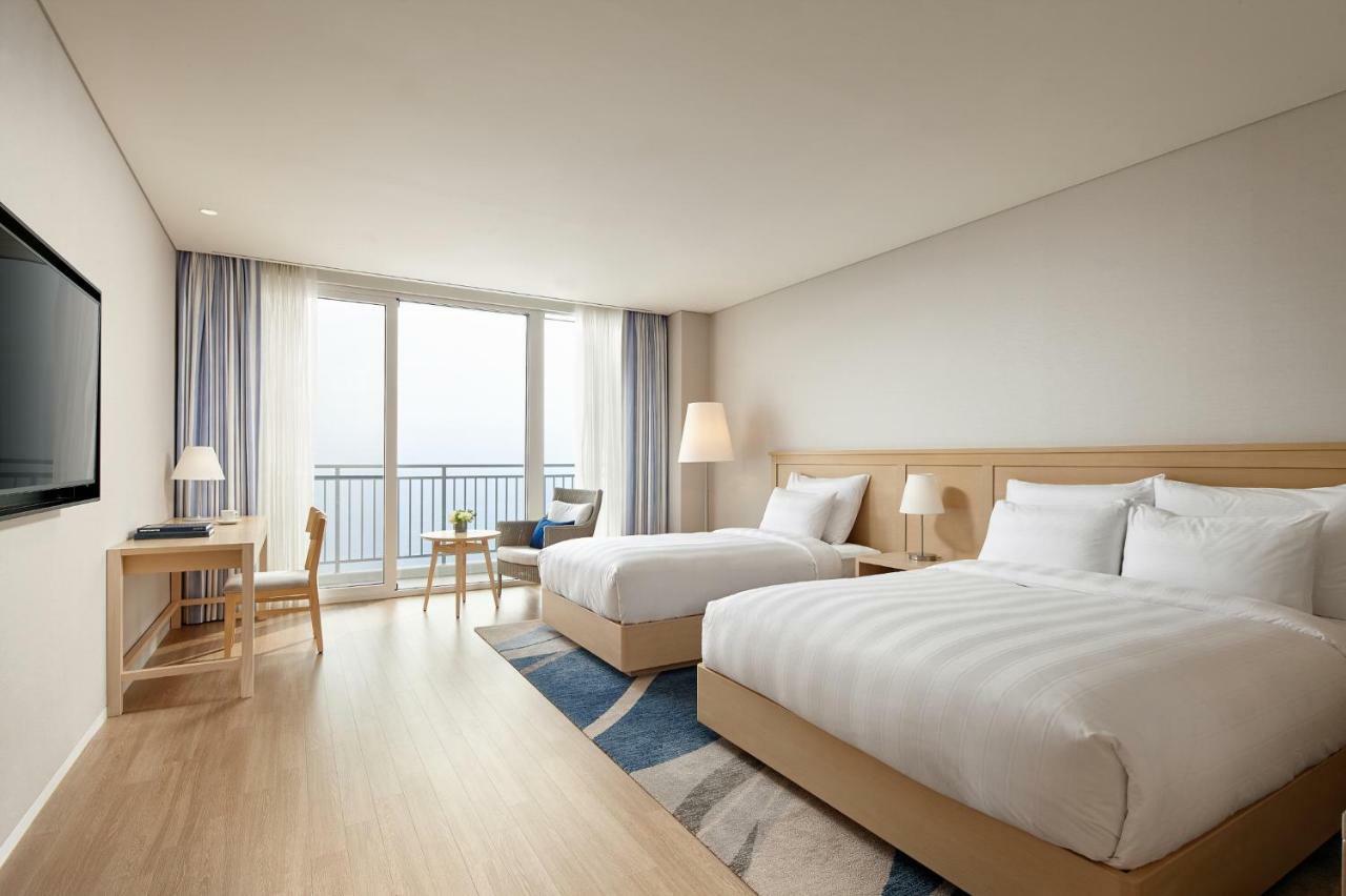 Deluxe Family Twin Room