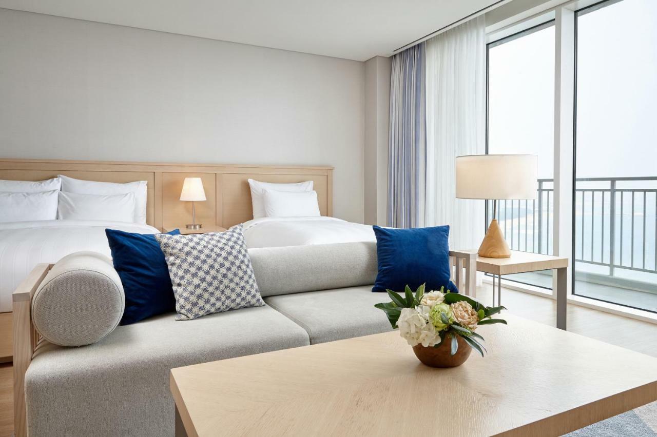 Grand Deluxe Family Twin Room
