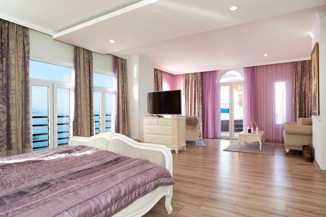 Queen Beatrix Suite Spa Bath