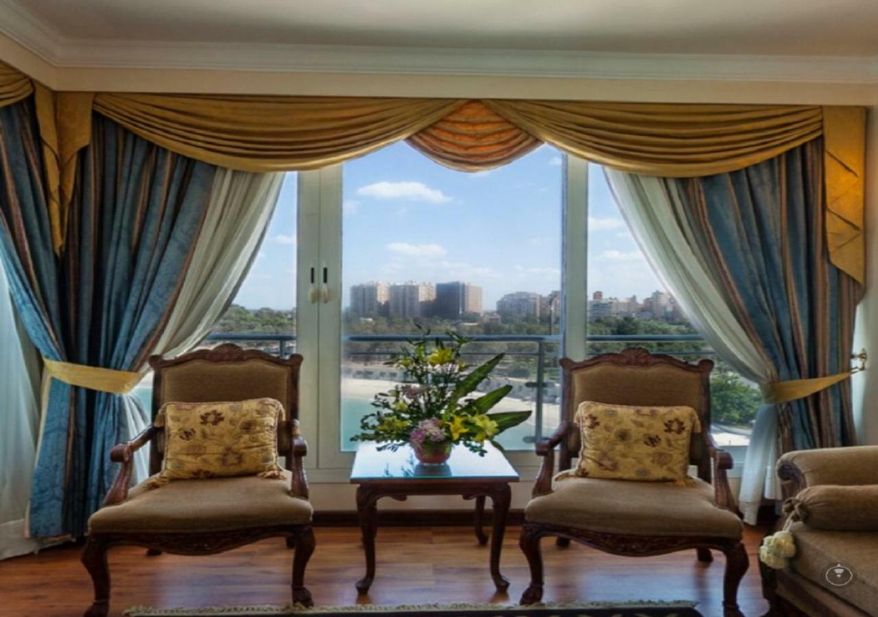 Executive Suite,1309319689:JPEG