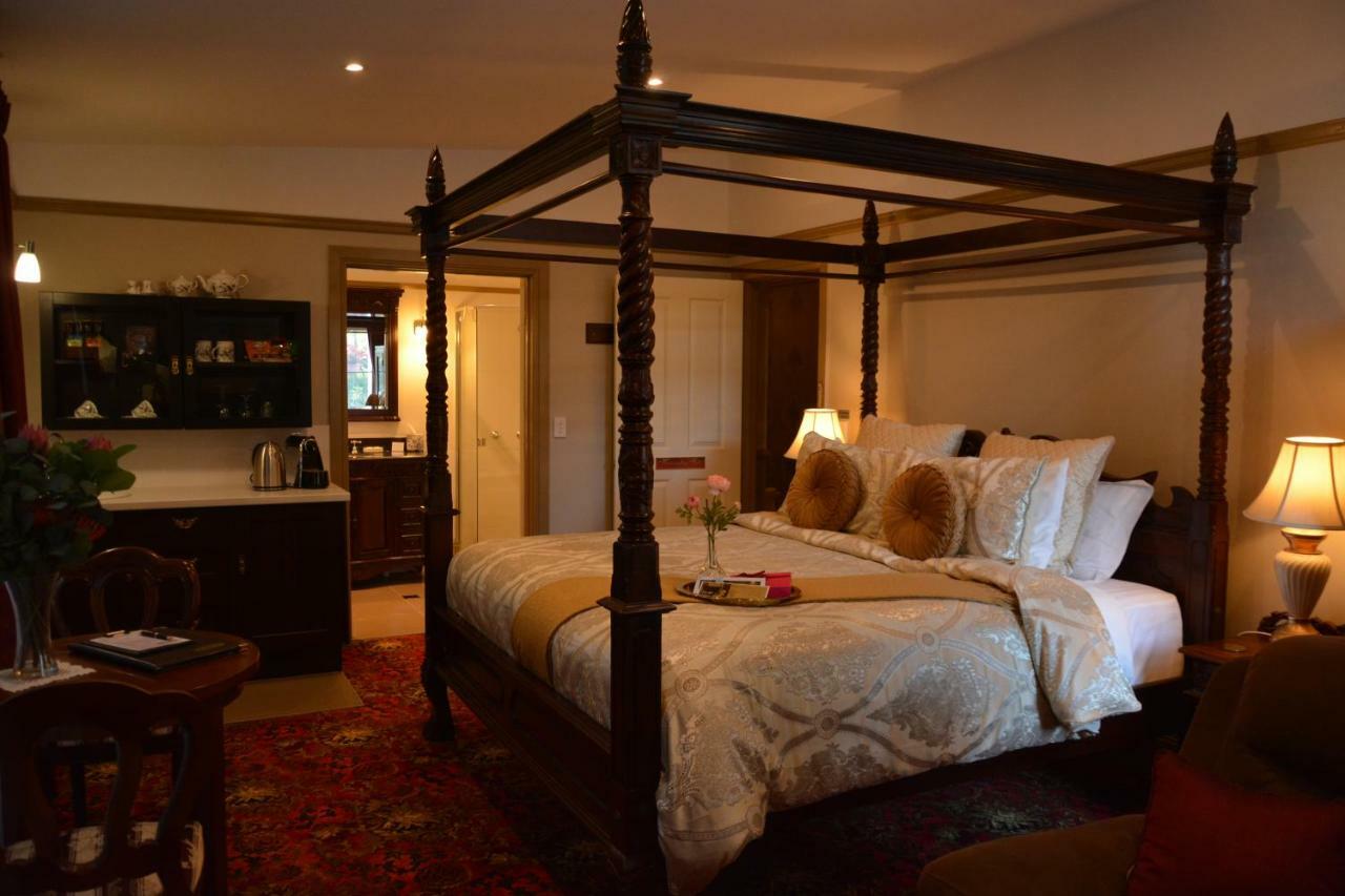 Deluxe Queen Suite