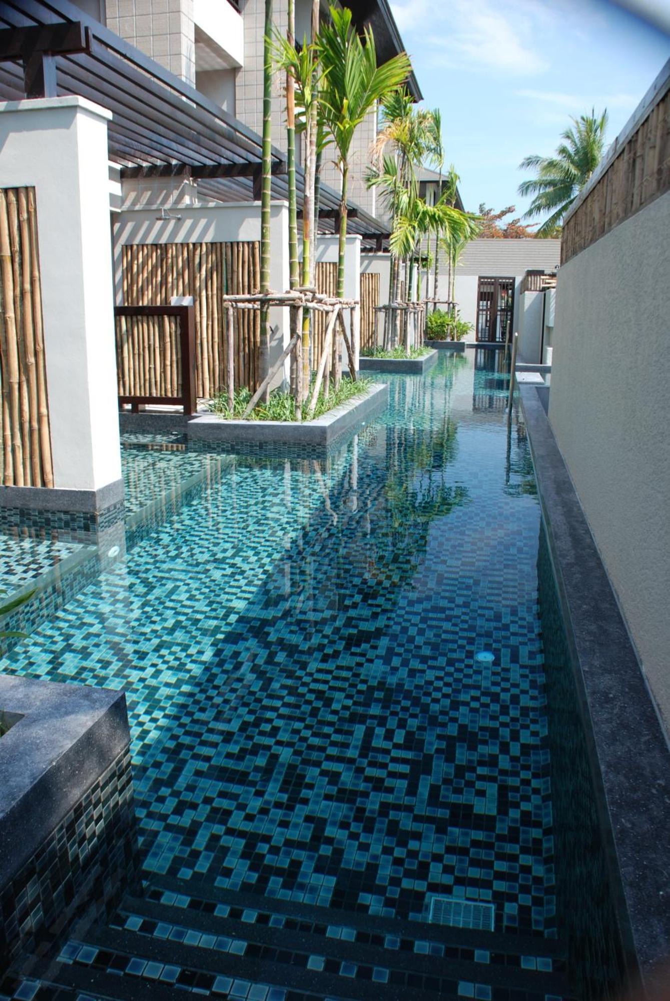 Luxury Suite with Pool Access,925518211:JPEG