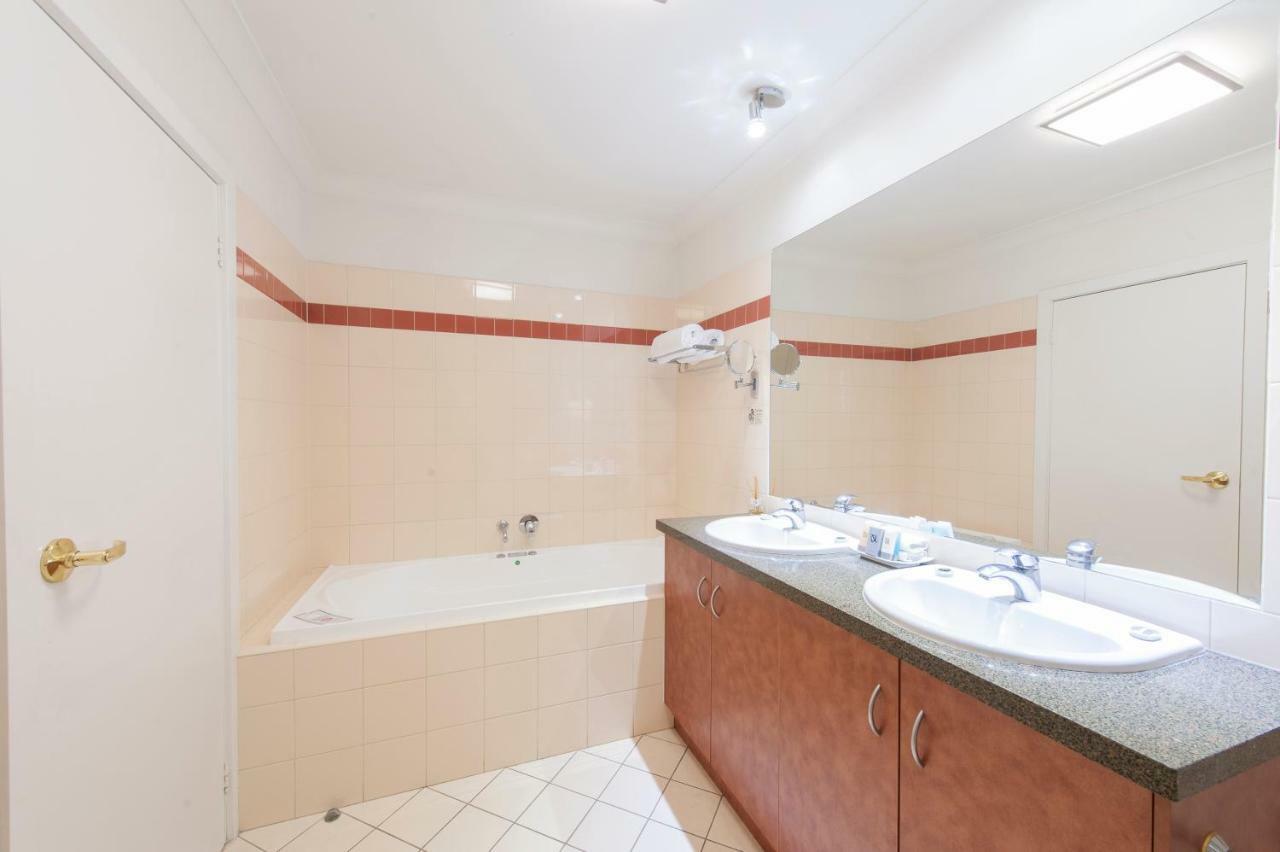 Deluxe Suite with Spa Bath