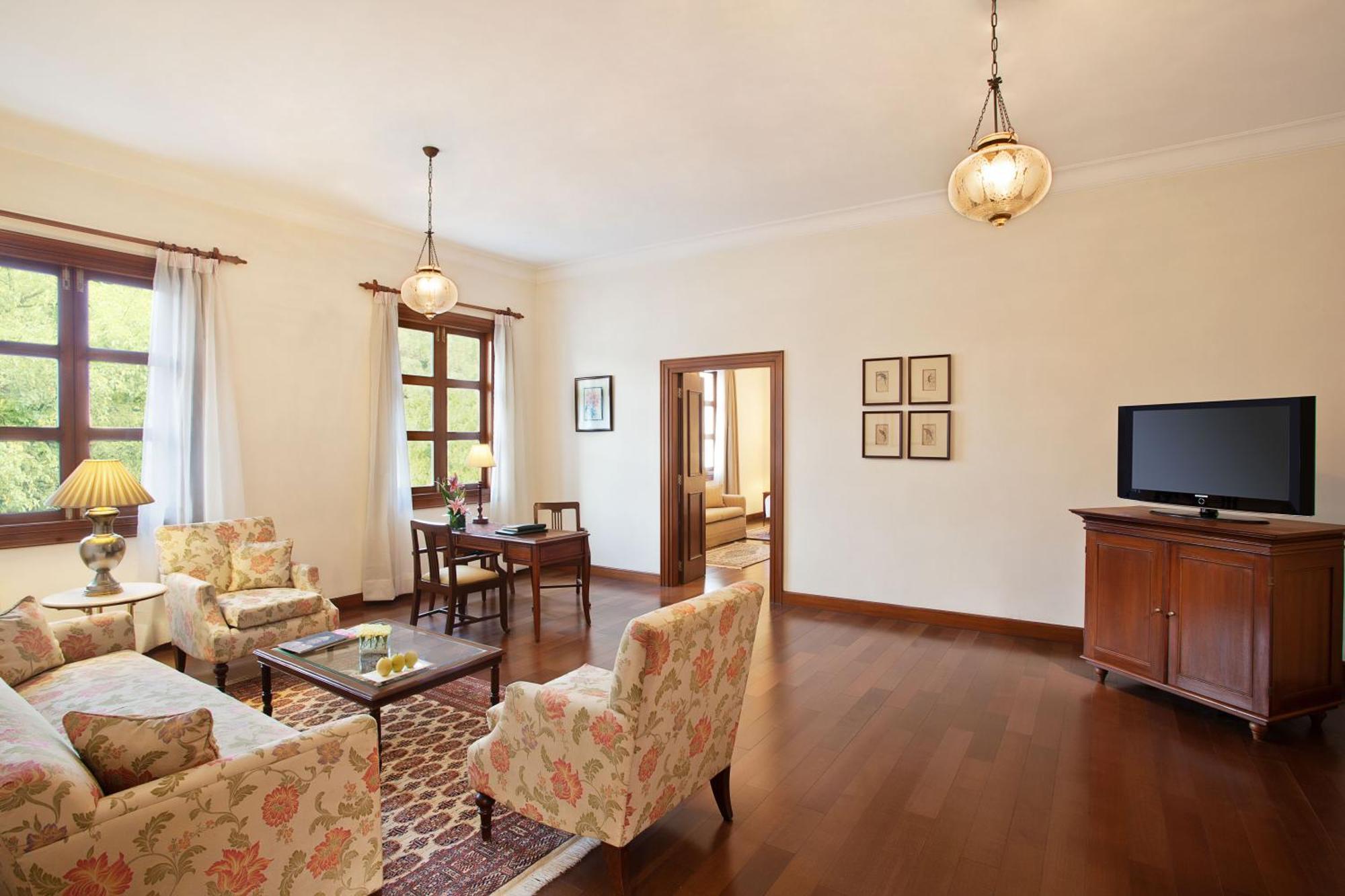 Luxury Suite with Living Room,834377267:JPEG