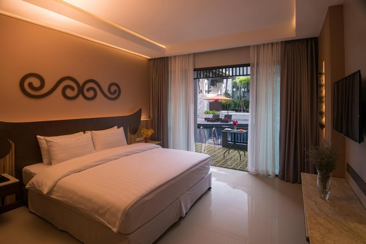 Deluxe Double or Twin Room Pool Access