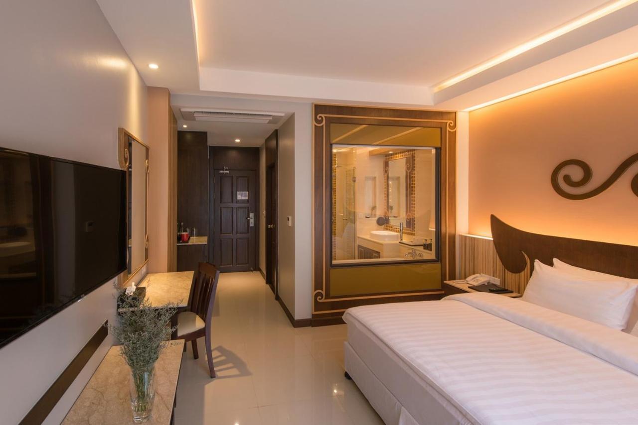 Deluxe Double or Twin Room Pool Access