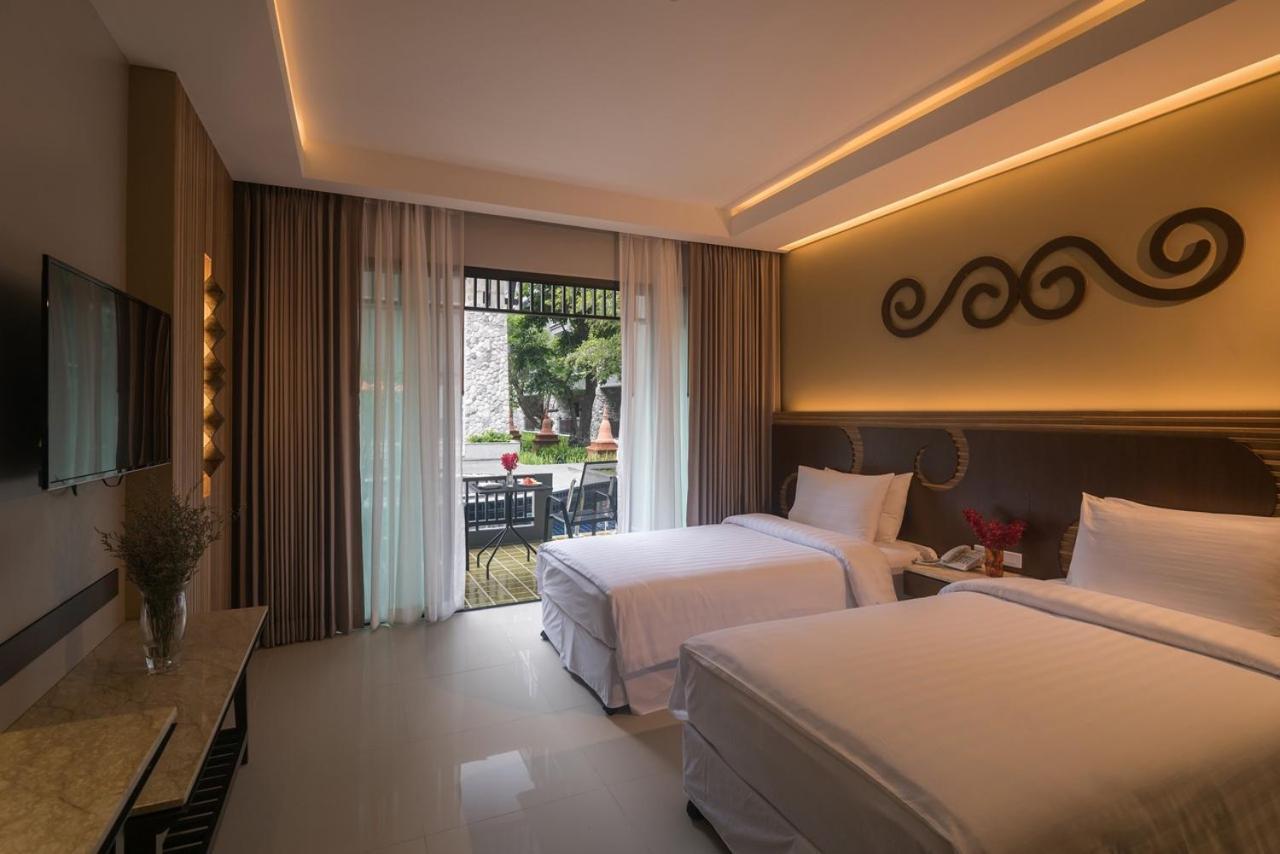Deluxe Double or Twin Room Pool Access
