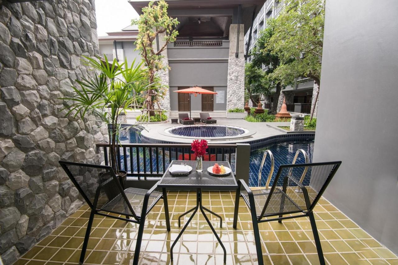 Deluxe Double or Twin Room Pool Access