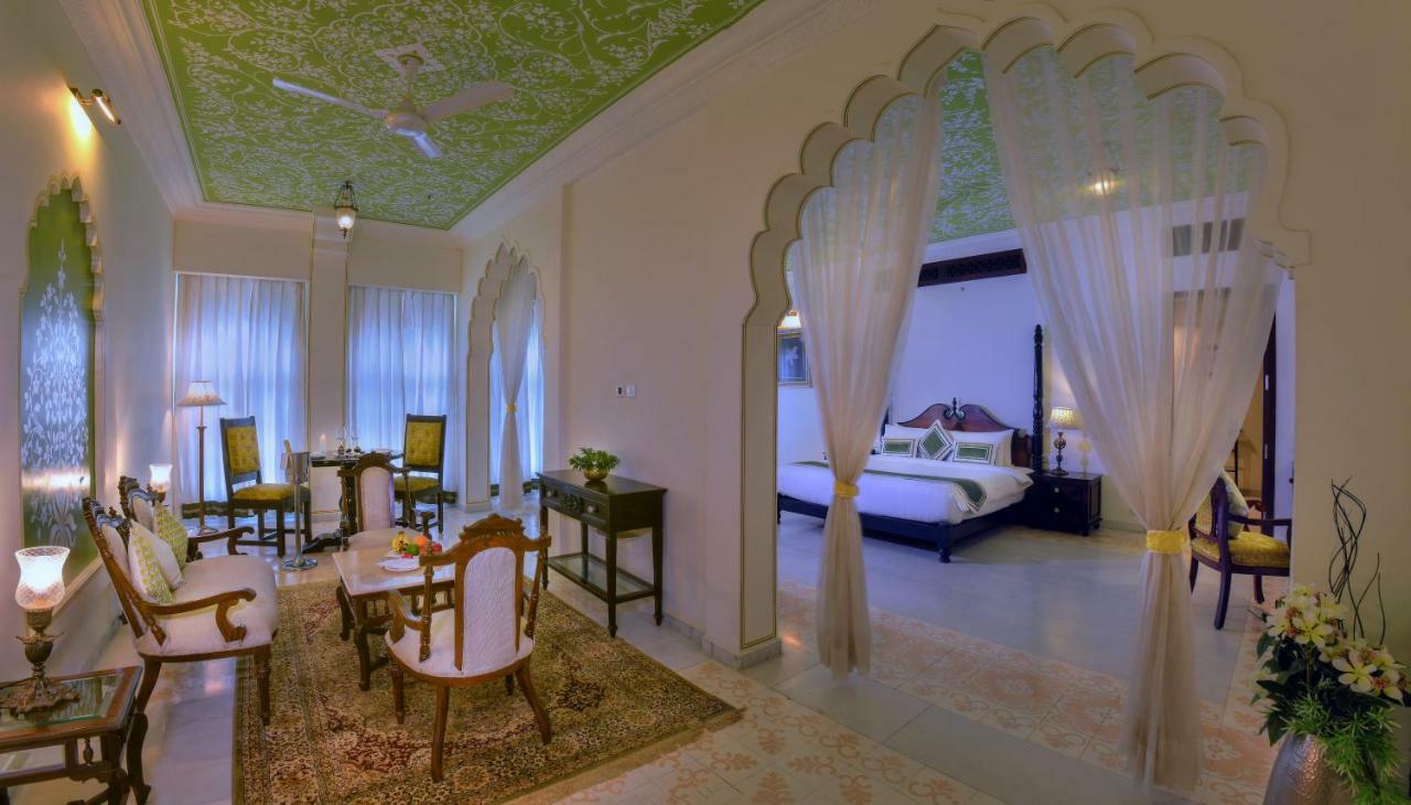 Superior King Suite