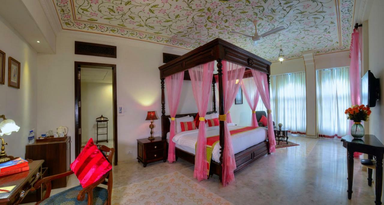Superior King Suite