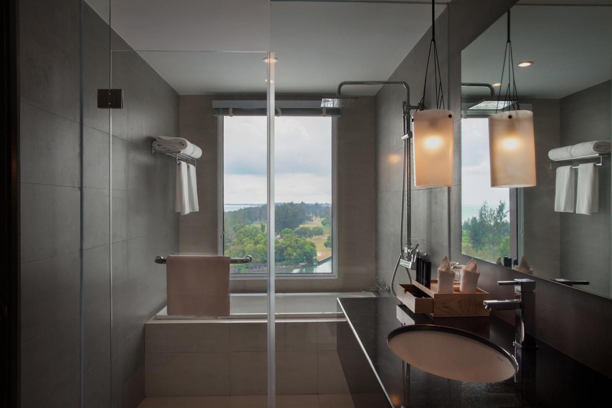 Deluxe Twin Room with Sea View