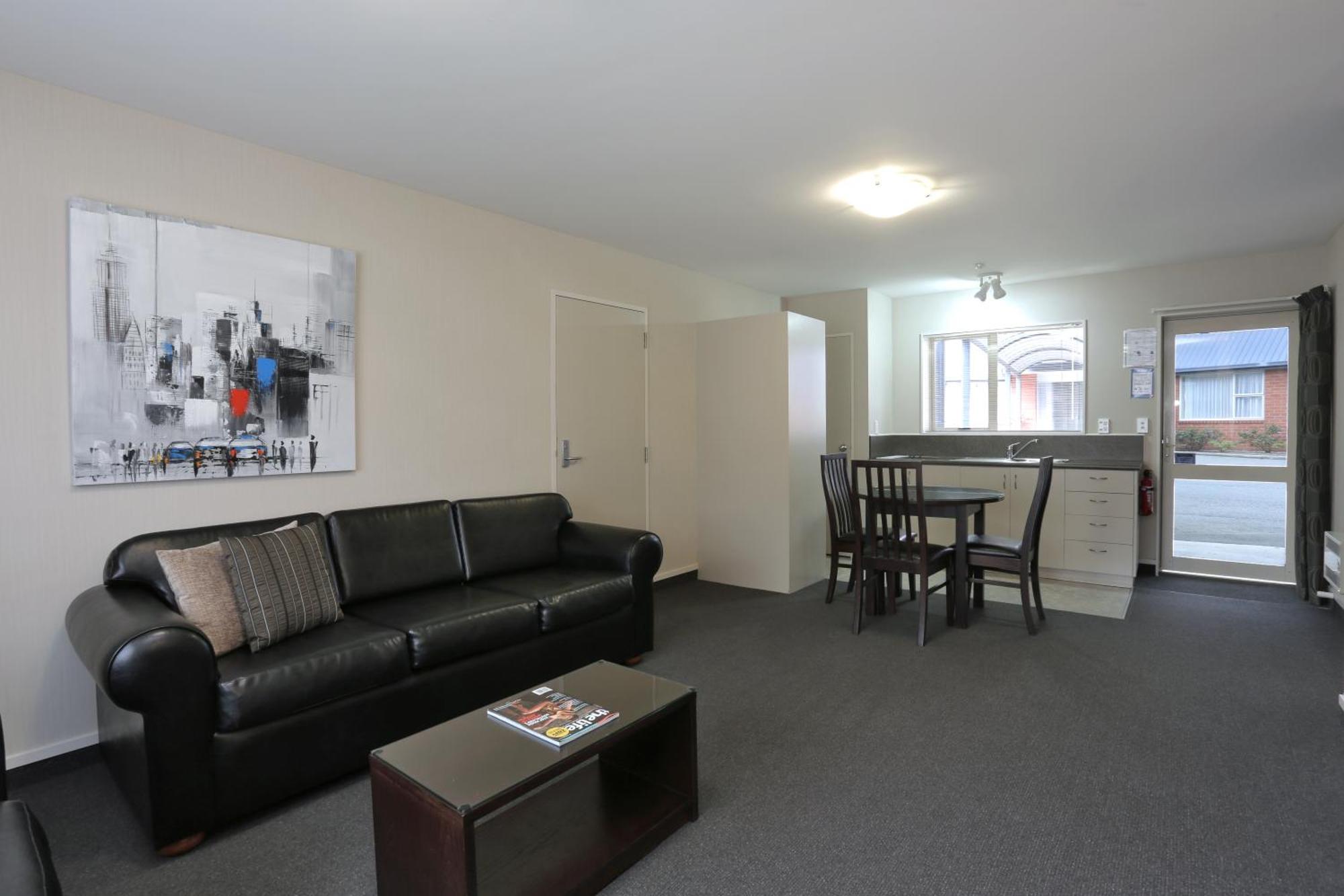 Deluxe One-Bedroom Apartment Spa Bath