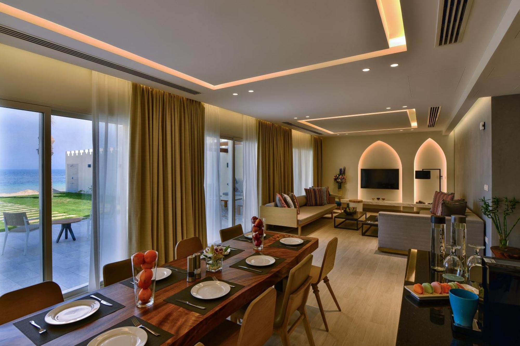 Executive 4 Bedroom Villa Sea View Families Only