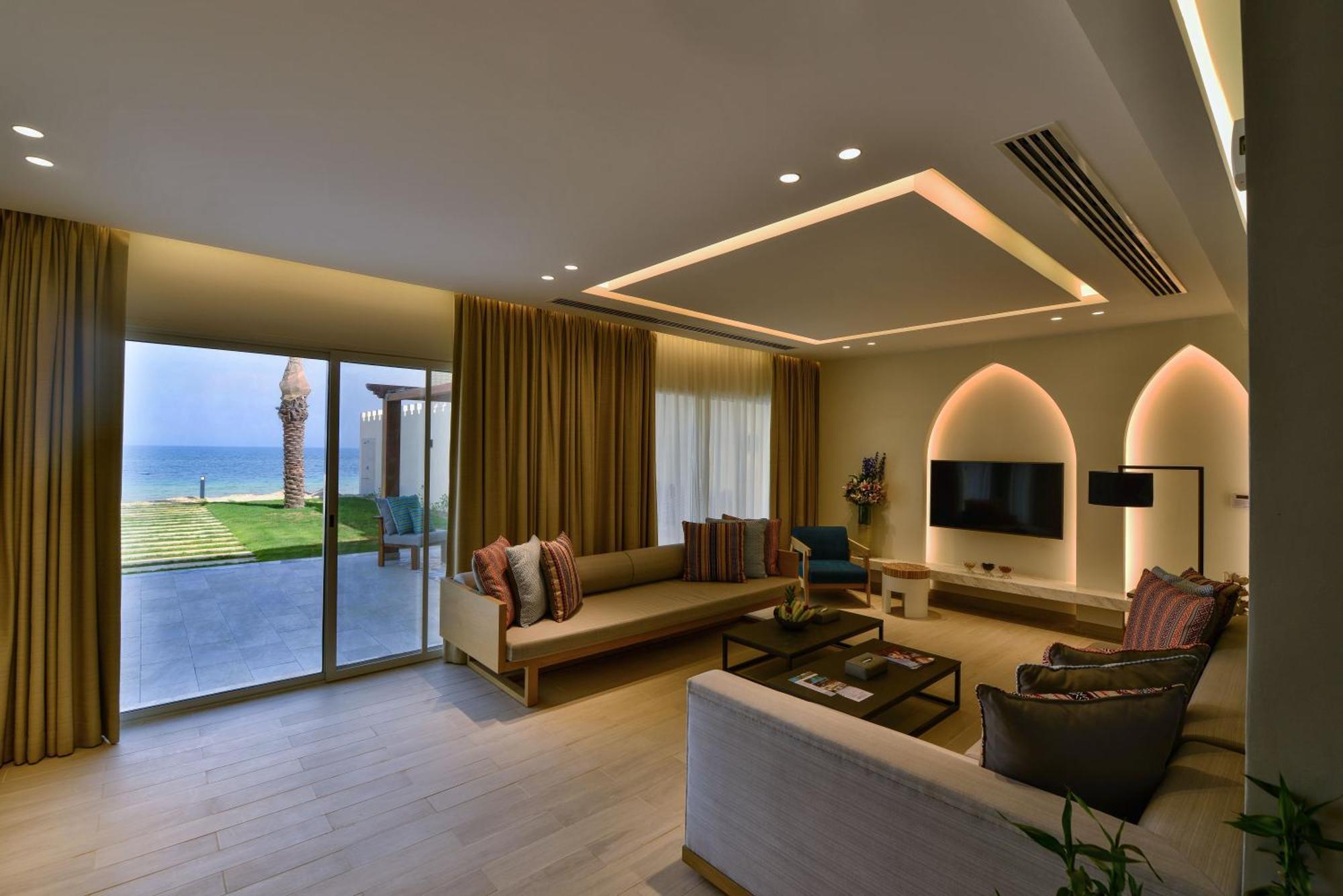 Executive 4 Bedroom Villa Sea View Families Only