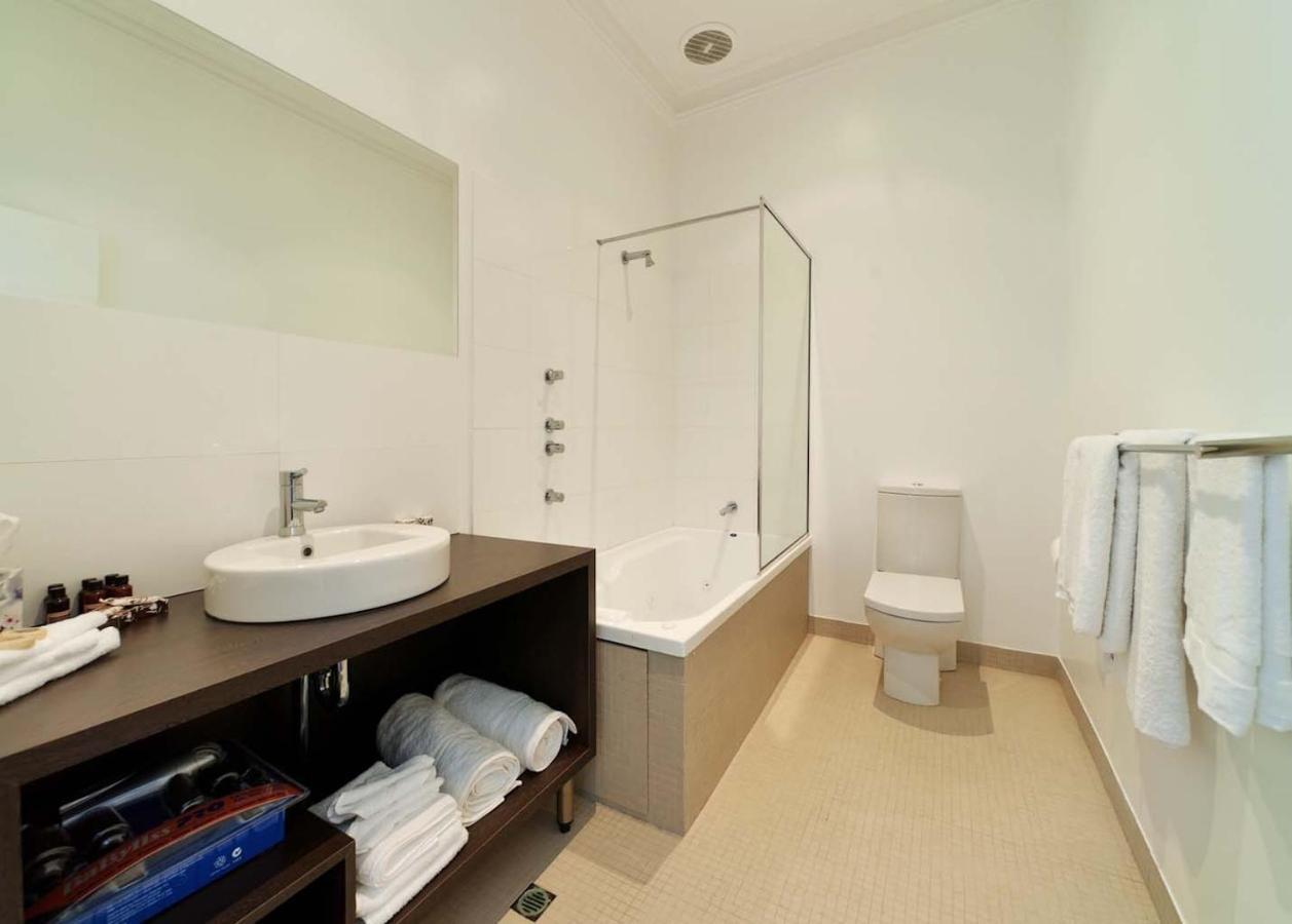 Deluxe King Studio Ocean View