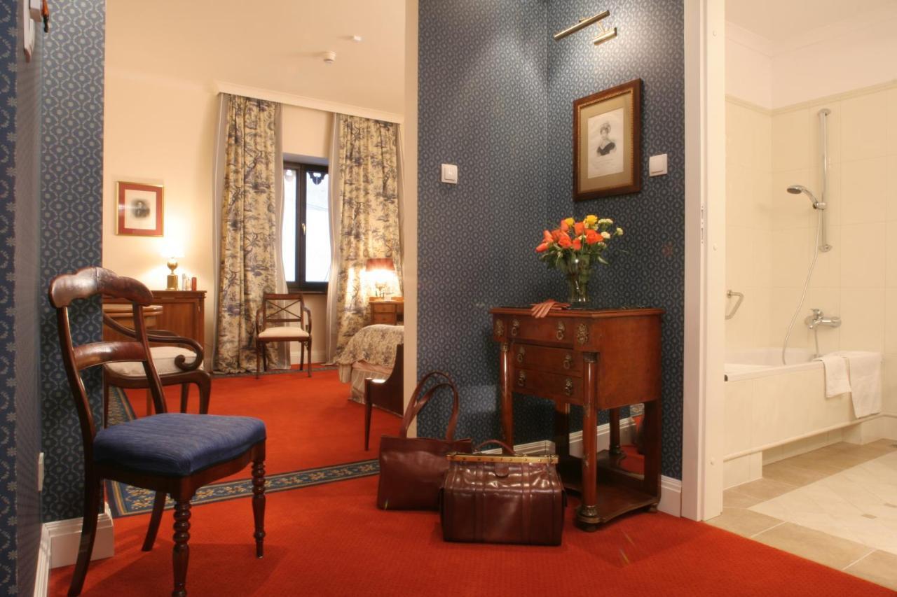 Deluxe Double Room,1074234397:JPEG