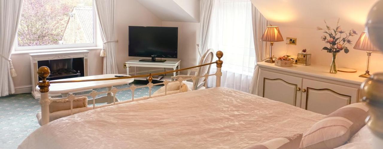 Honeymoon Suite