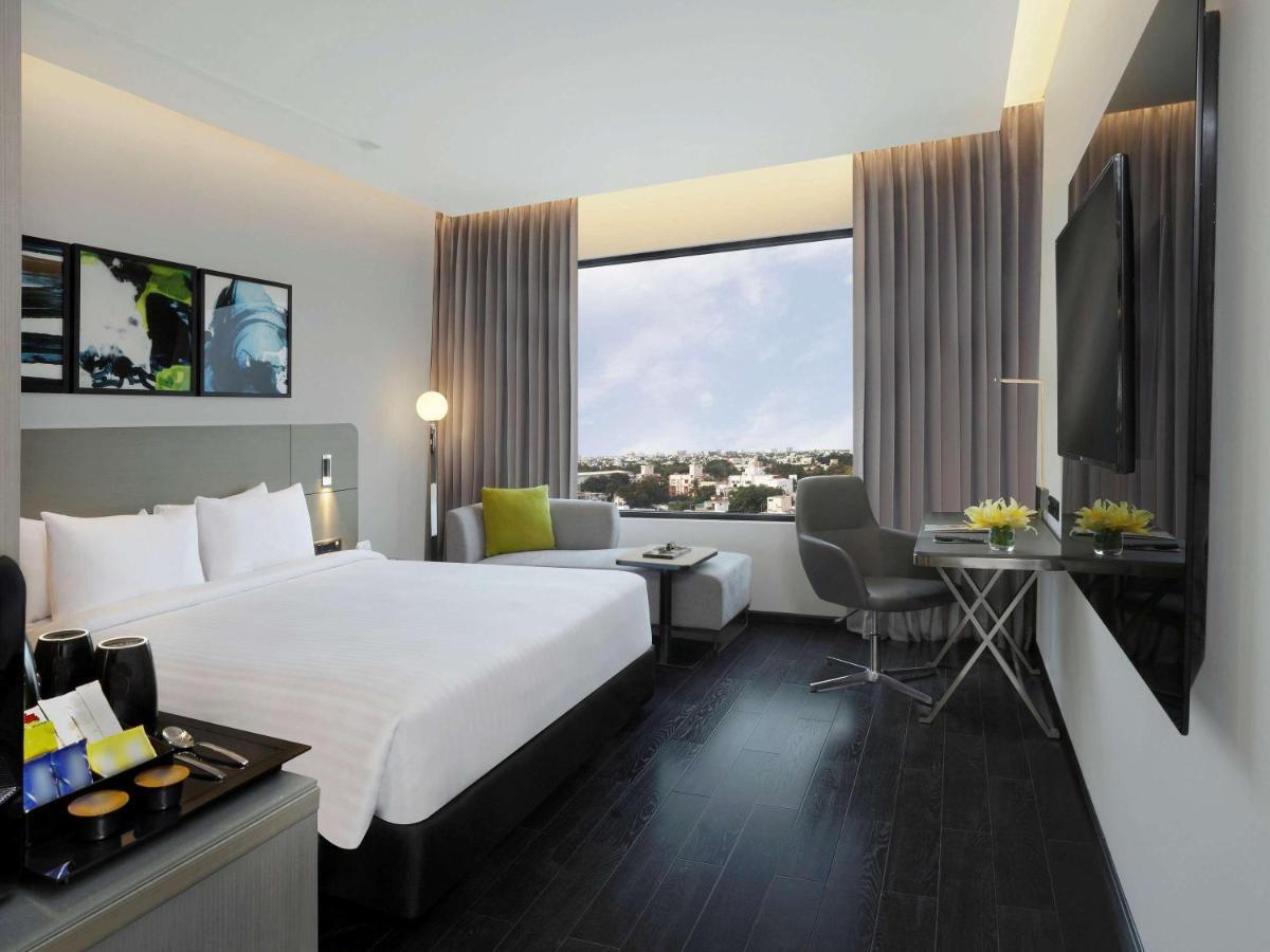 Superior Room with One King size bed - 25% off on Food & Soft Beverages at Coffee Shop