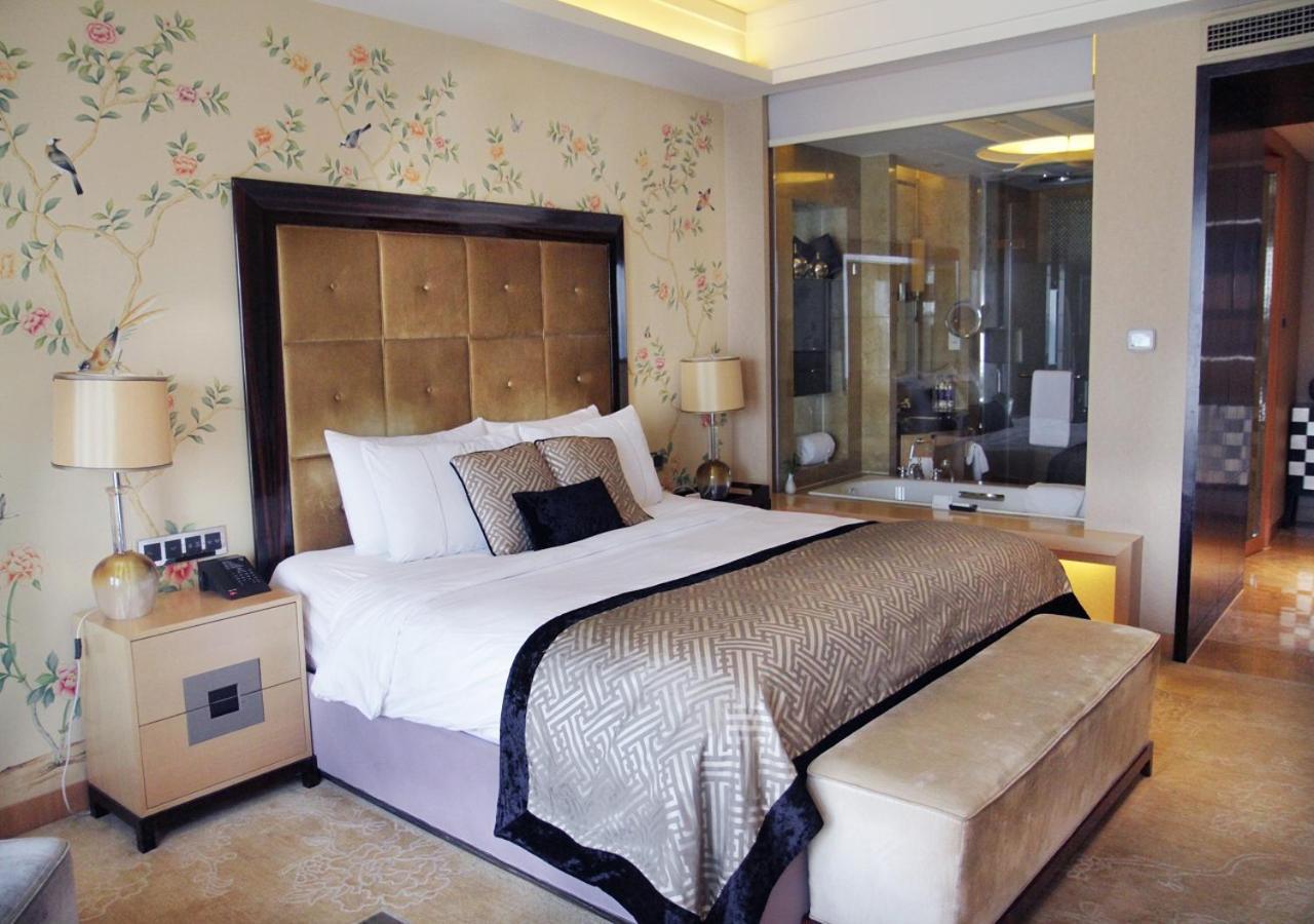 Grand Deluxe King Room
