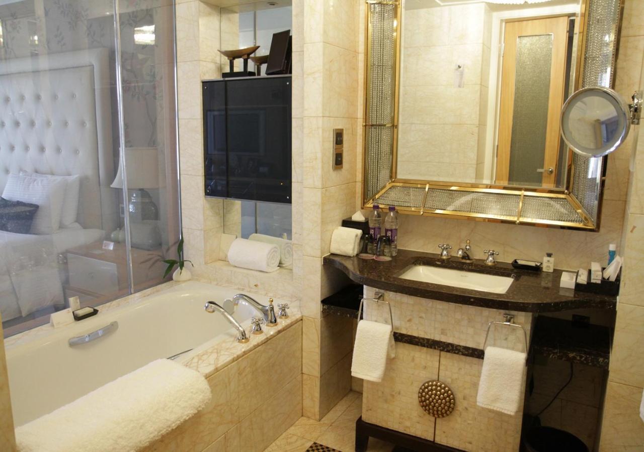 Executive Deluxe King Room