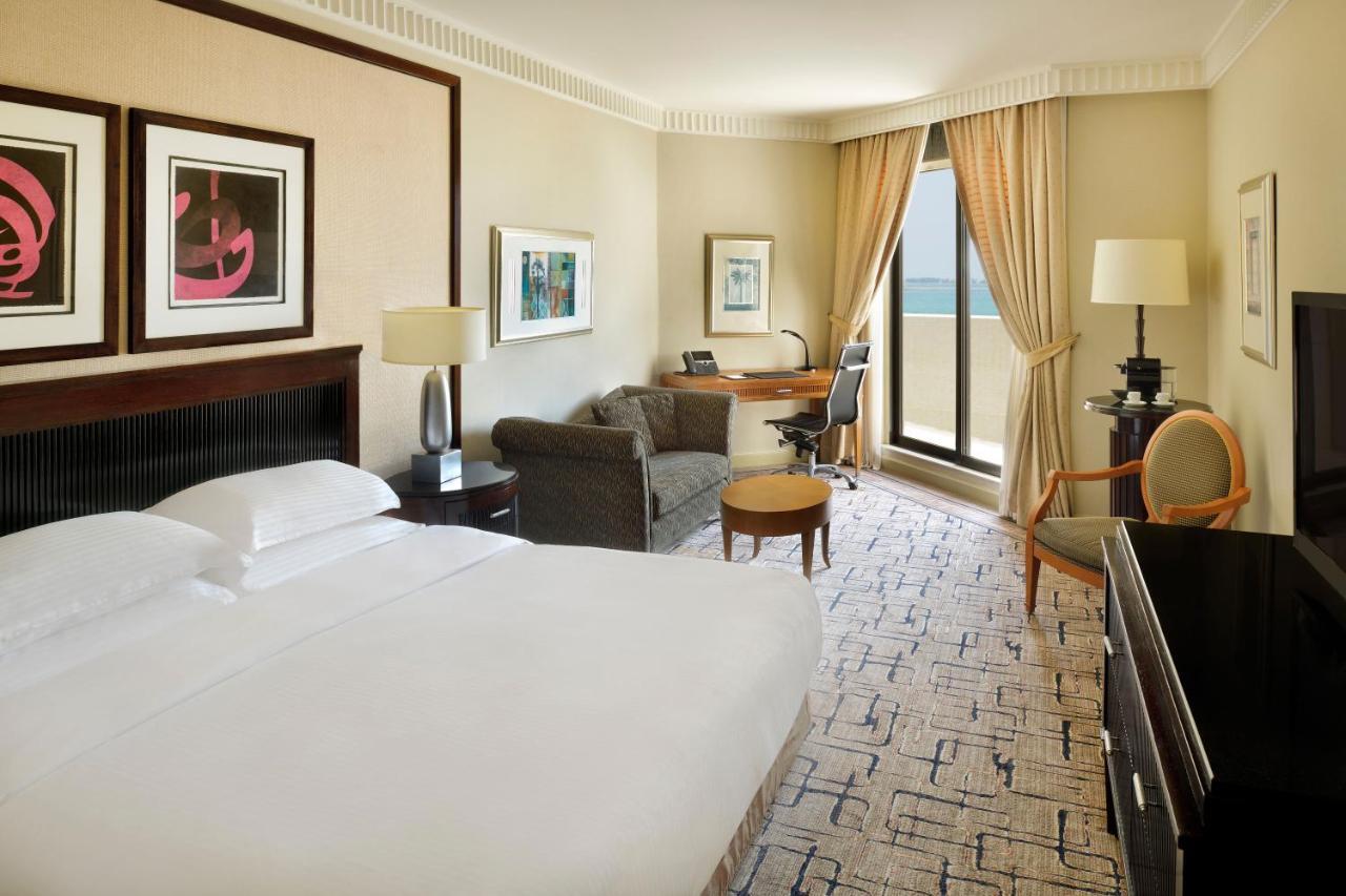 Classic King Room - Club Lounge Access